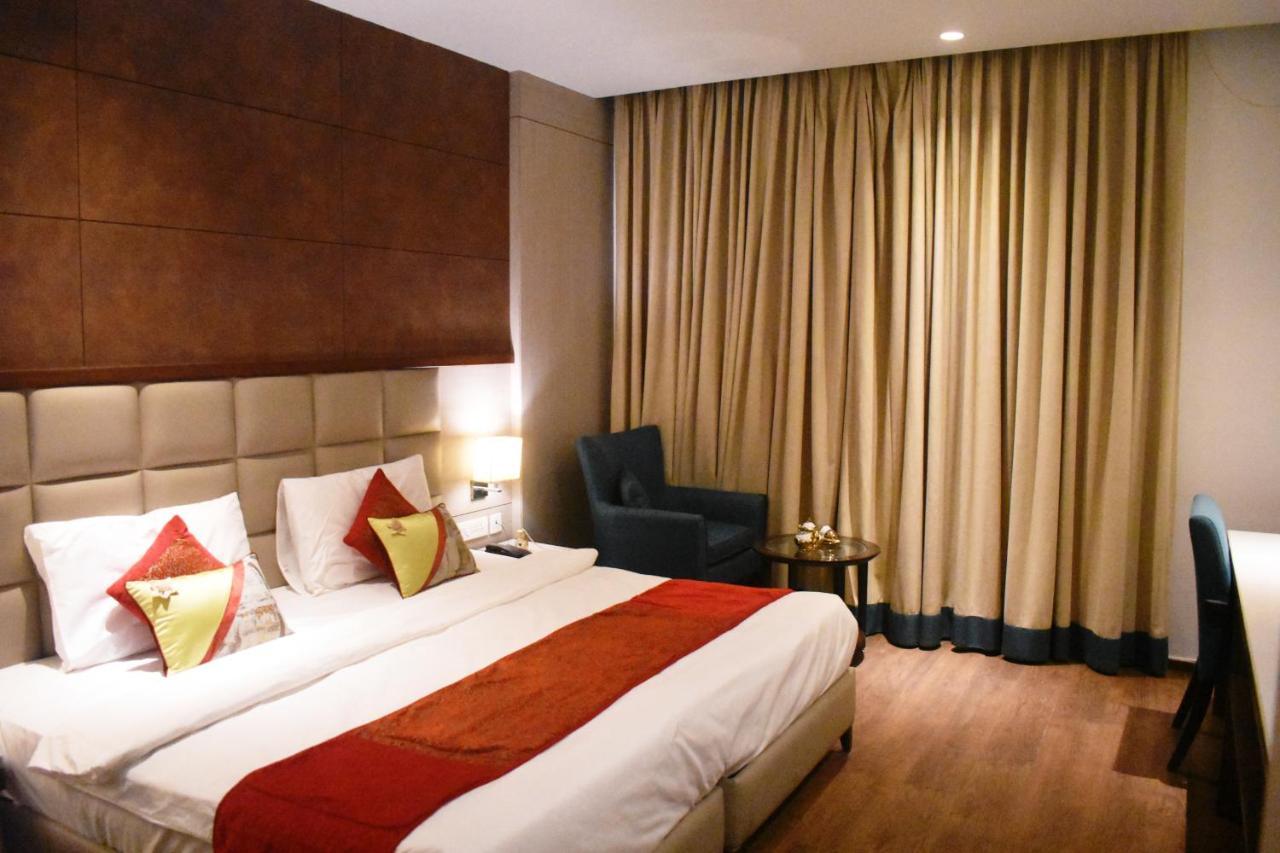 Lemonwood Suites By F9 Hotels - Trivoli Garden Chhatarpur Új-Delhi Kültér fotó