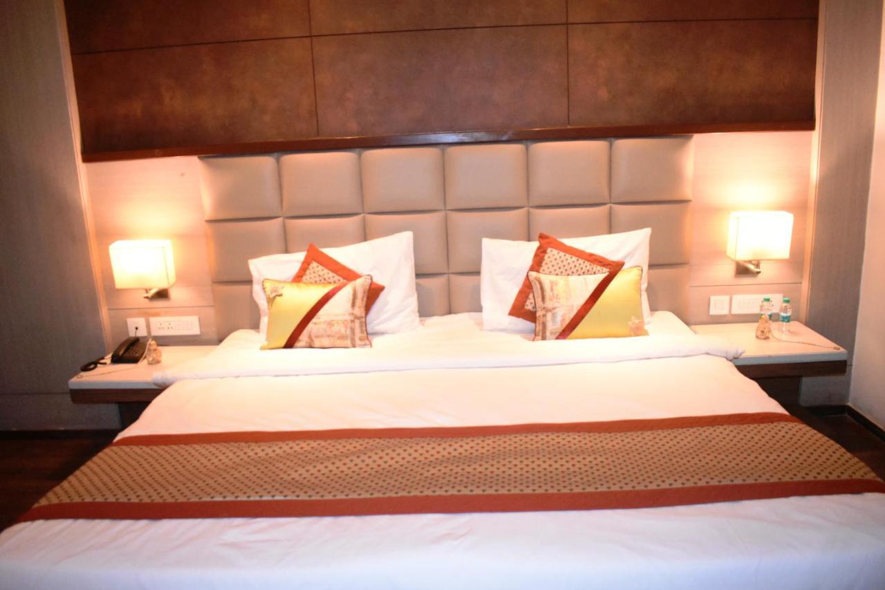 Lemonwood Suites By F9 Hotels - Trivoli Garden Chhatarpur Új-Delhi Kültér fotó
