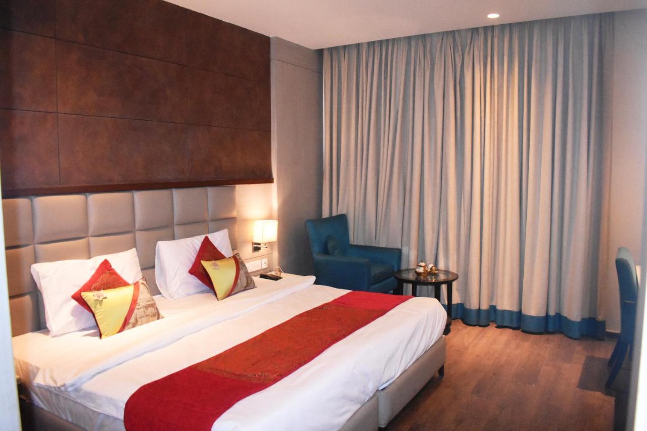 Lemonwood Suites By F9 Hotels - Trivoli Garden Chhatarpur Új-Delhi Kültér fotó