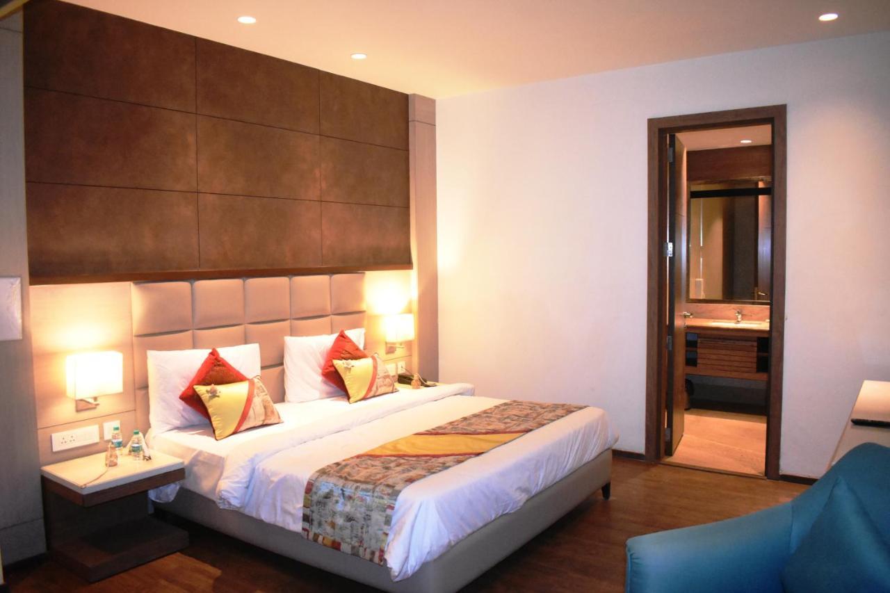 Lemonwood Suites By F9 Hotels - Trivoli Garden Chhatarpur Új-Delhi Kültér fotó