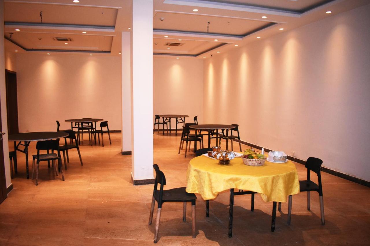 Lemonwood Suites By F9 Hotels - Trivoli Garden Chhatarpur Új-Delhi Kültér fotó