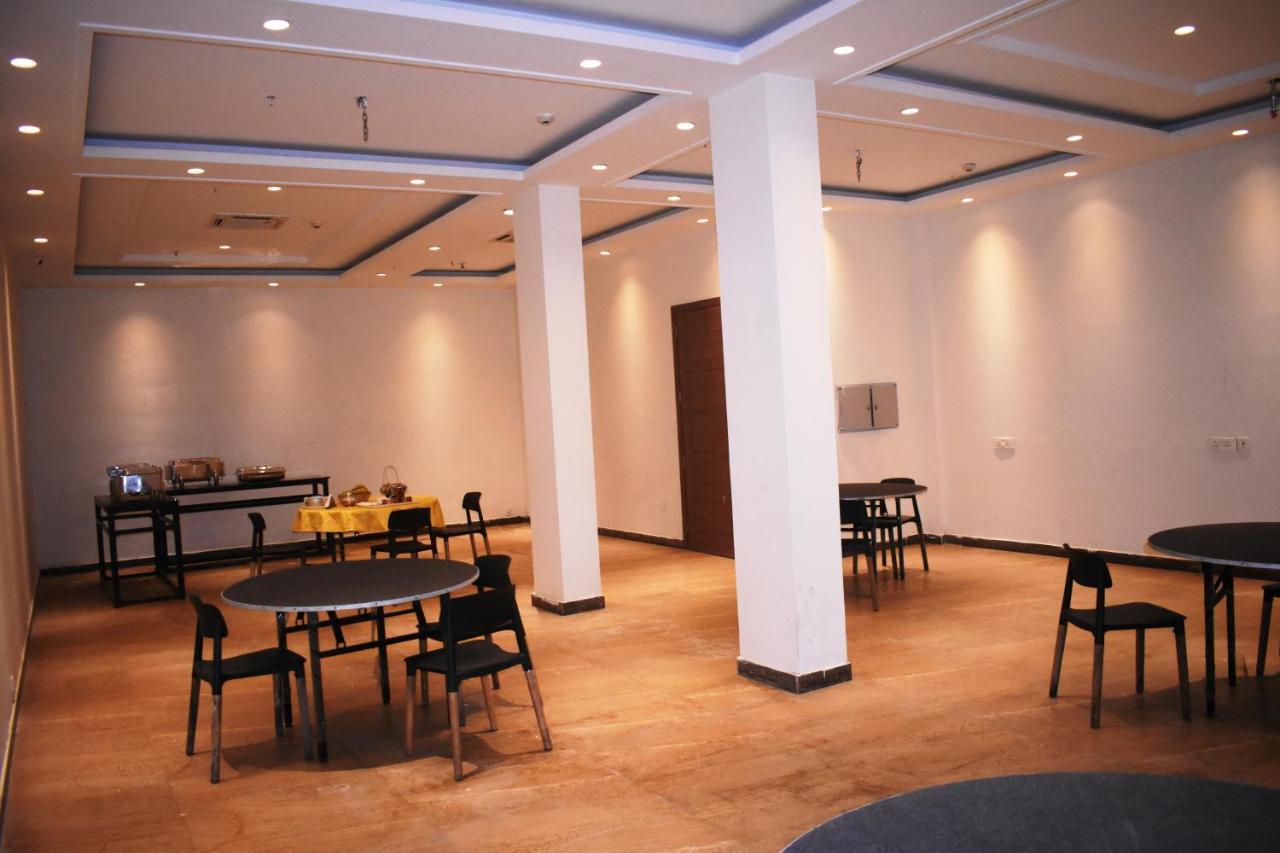 Lemonwood Suites By F9 Hotels - Trivoli Garden Chhatarpur Új-Delhi Kültér fotó