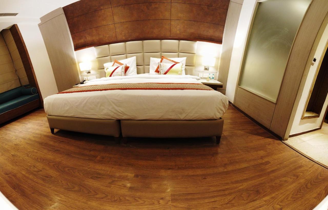Lemonwood Suites By F9 Hotels - Trivoli Garden Chhatarpur Új-Delhi Kültér fotó