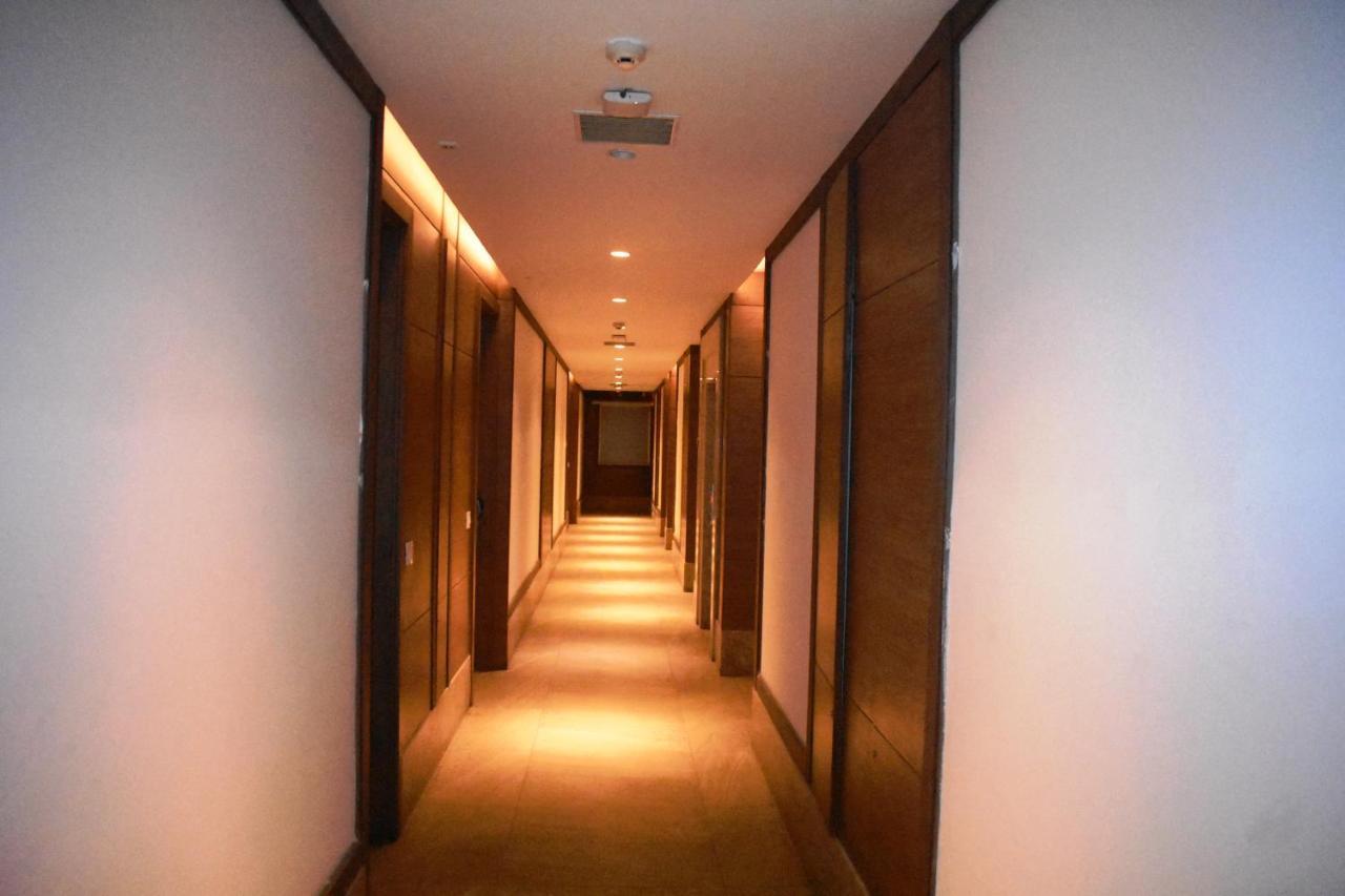 Lemonwood Suites By F9 Hotels - Trivoli Garden Chhatarpur Új-Delhi Kültér fotó